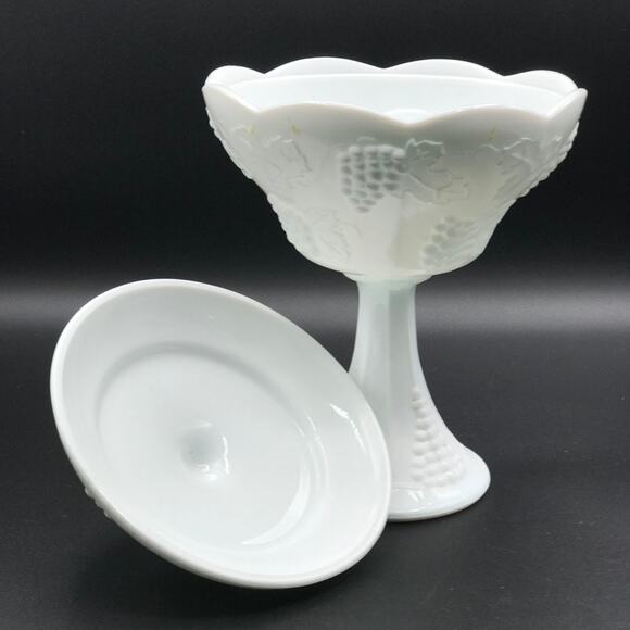 Vintage Milk Glass Compote Pedestal Bowl Candy Dish with Lid 10.5" - Picture 5 of 9